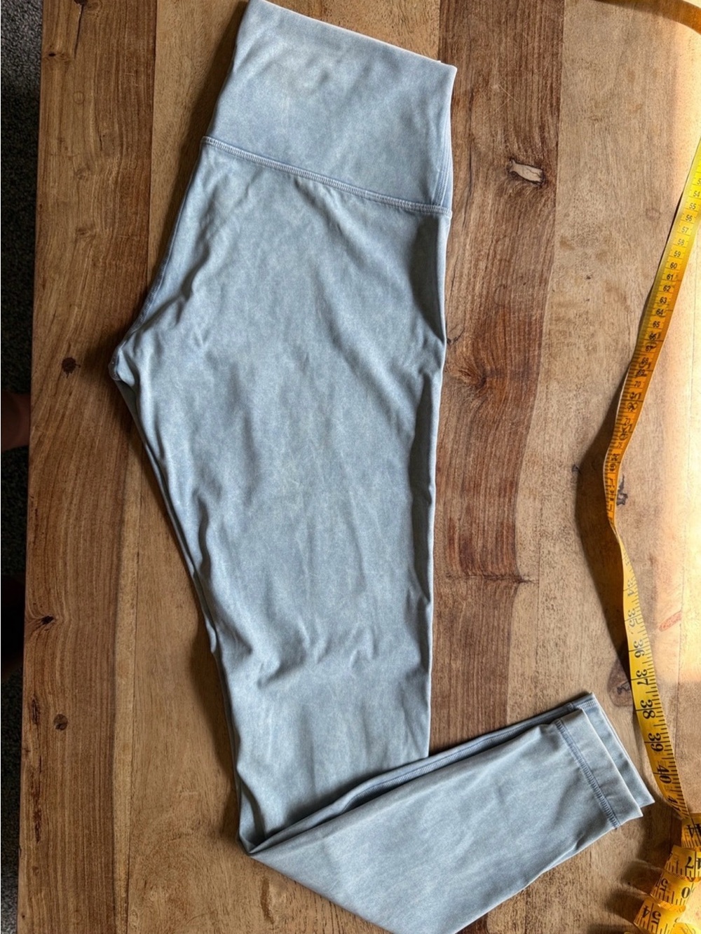lululemon Wonder Under size 8 Light Blue High-Rise Leggings